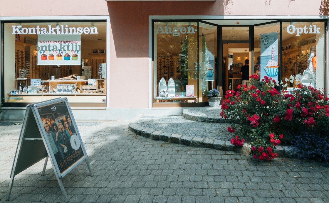 Laden-Ansicht außen; Optik Blickfang, Bad Elster